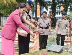 Peringati HUT ke-80, Brimob Polda Riau Gelar Ziarah dan Tabur Bunga di Taman Makam Pahlawan
