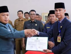 Bupati Lantik Sudandri Jauzah Jadi Sekda Kepulauan Meranti