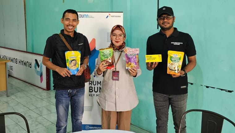 Dari Iseng Jadi Cuan, GARISA Keripik Tempe Sagu Mantiasa Tembus Pasar hingga Malaysia
