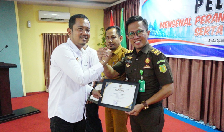 Undang 50 Kepala Sekolah, PWI Kepulauan Meranti Taja Pelatihan dan Seminar Jurnalistik